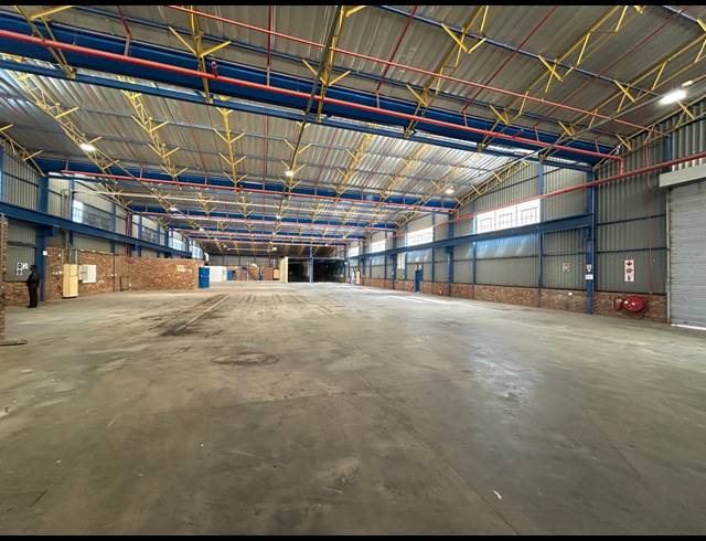 1,970M² WAREHOUSE TO LET IN CLAYVILLE